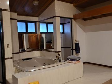 VENTA AMPLIA CASA EN FRACC. TANGAMANGA
