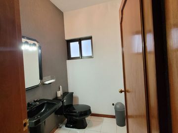 VENTA AMPLIA CASA EN FRACC. TANGAMANGA