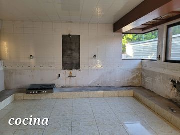 VENTA AMPLIA CASA EN FRACC. TANGAMANGA
