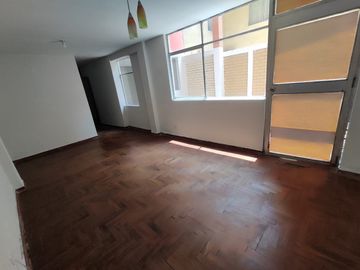 se vende duplex 200m2 los olivos