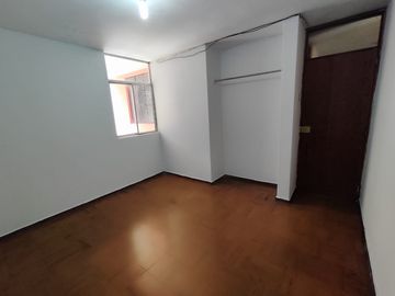 se vende duplex 200m2 los olivos
