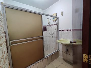 se vende duplex 200m2 los olivos