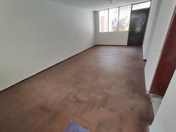 se vende duplex 200m2 los olivos