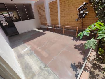 se vende duplex 200m2 los olivos