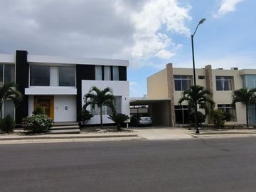 Casa de venta, zona norte de Montecristi Golf Club
