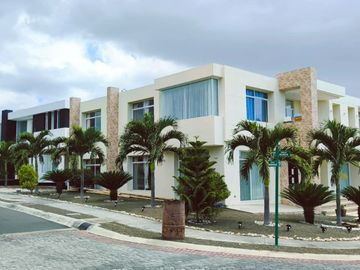 Casa de venta, zona norte de Montecristi Golf Club