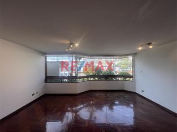 Oportunidad Única En Surco: Departamento En Primer Piso, Iluminado , Espacioso, Cerca Al Jiron Tomasal