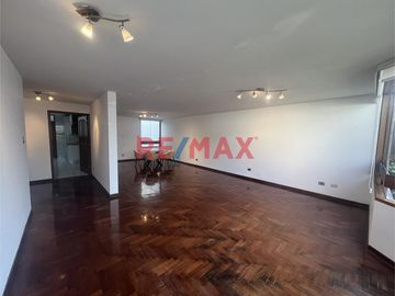 Oportunidad Única En Surco: Departamento En Primer Piso, Iluminado , Espacioso, Cerca Al Jiron Tomasal