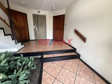 Oportunidad Única En Surco: Departamento En Primer Piso, Iluminado , Espacioso, Cerca Al Jiron Tomasal