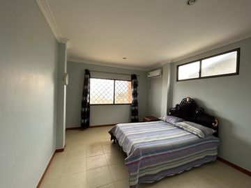 PLAYAS VENDO CASA DOS PISOS URBANIZACION SEGURA CON SALIDA AL MAR