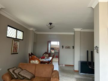 PLAYAS VENDO CASA DOS PISOS URBANIZACION SEGURA CON SALIDA AL MAR