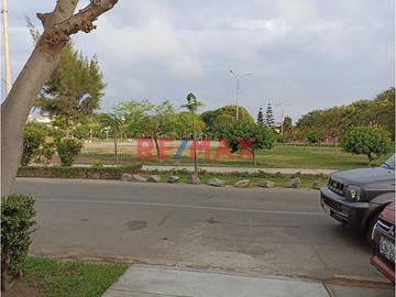 Se Vende Casa En Cedros De Villa Frente A Parque – Chorrillos