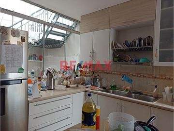 Se Vende Casa En Cedros De Villa Frente A Parque – Chorrillos
