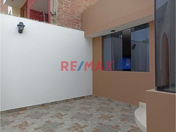 Se Vende Casa En Cedros De Villa Frente A Parque – Chorrillos