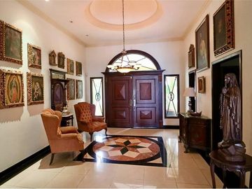 Mansión en venta - Urb. Vistasol vía Samborondón, vista al Río Babahoyo