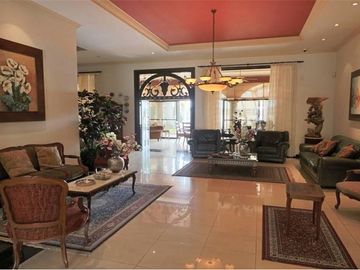 Mansión en venta - Urb. Vistasol vía Samborondón, vista al Río Babahoyo