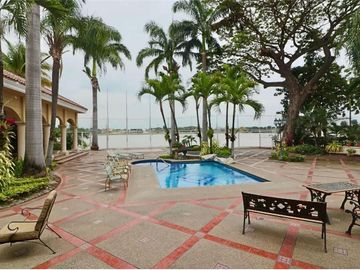 Mansión en venta - Urb. Vistasol vía Samborondón, vista al Río Babahoyo