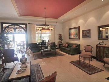Mansión en venta - Urb. Vistasol vía Samborondón, vista al Río Babahoyo
