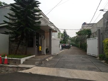 Town House Mewah siap huni 2lantai murah dibintaro sektor 3 diciputat,tangsel