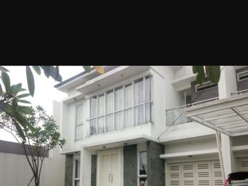 Town House Mewah siap huni 2lantai murah dibintaro sektor 3 diciputat,tangsel