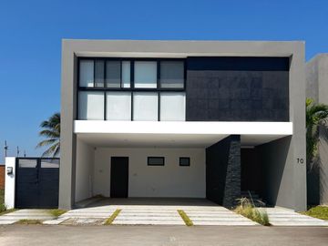 Casa en Venta en Fraccionamiento en Punta Tiburón