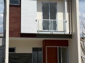 DIJUAL RUMAH CLUSTER BARU 2 LANTAI SYARIAH MURAH DI PERUMAHAN PINANG PAMULANG JUAL DEKAT UNPAM