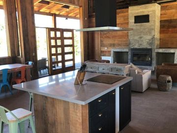 Z O N A S U R . C L Venta Casa Habitación con 2 cabañas anexas.