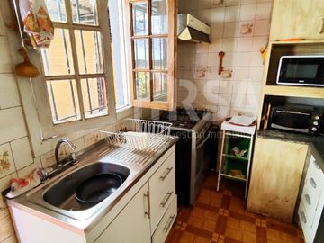 LINDA CASA DE 5 DORMITORIOS EN PASAJE TRANQUILO Y SEGURO, COMUNA DE SAN JOAQUÍN