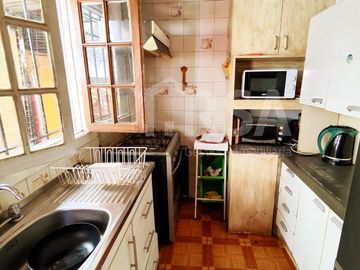 LINDA CASA DE 5 DORMITORIOS EN PASAJE TRANQUILO Y SEGURO, COMUNA DE SAN JOAQUÍN