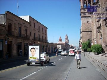 L403 Propiedad en venta con Locales comerciales y despachos de oficina sobre Av Madero Centro Morelia