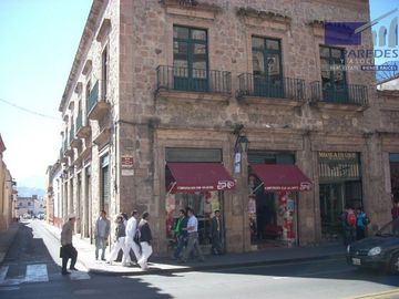 L403 Propiedad en venta con Locales comerciales y despachos de oficina sobre Av Madero Centro Morelia