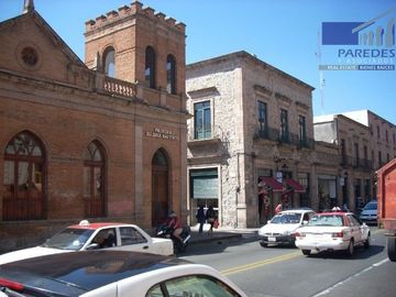 L403 Propiedad en venta con Locales comerciales y despachos de oficina sobre Av Madero Centro Morelia