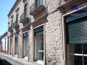 L403 Propiedad en venta con Locales comerciales y despachos de oficina sobre Av Madero Centro Morelia