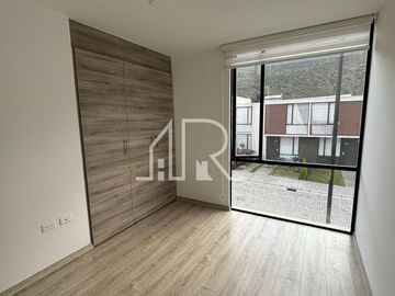 ¡EXCELENTE OPORTUNIDAD!  Casa $71.000 Pomasqui dentro de Conjunto Privado