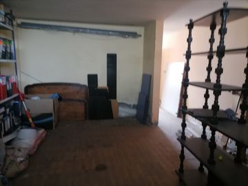 VENDO CASA EN AV. DOLORES, SUPER COMERCIAL