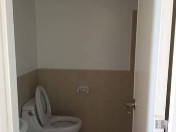 rent to own condo in makati NEAR MAKATI MEDICAL CENTER OSPITAL NEAR DON CHINO ROCES AVE