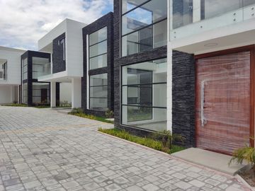 Sector Rancho San Francisco Cumbayá Tanda Casas Venta Sin Adosar.