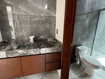 Casa en Venta en Lomas de Chapultepec con 280m2 de terreno