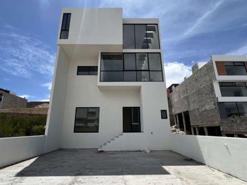 Casa en Venta en Lomas de Chapultepec con 280m2 de terreno