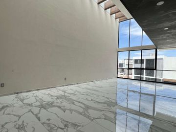 Casa en Venta en Lomas de Chapultepec con 280m2 de terreno
