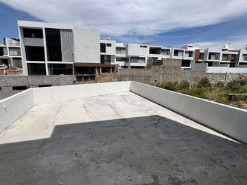 Casa en Venta en Lomas de Chapultepec con 280m2 de terreno