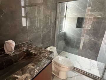 Casa en Venta en Lomas de Chapultepec con 280m2 de terreno