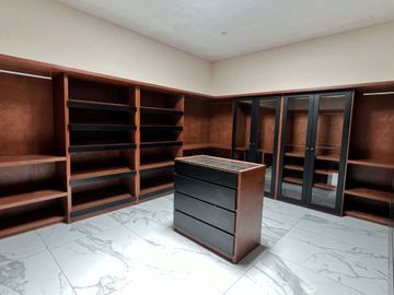 Casa en Venta en Lomas de Chapultepec con 280m2 de terreno