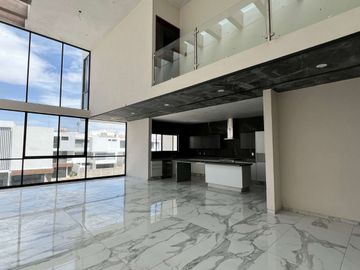 Casa en Venta en Lomas de Chapultepec con 280m2 de terreno
