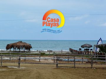 Casa Nueva Frente Al Mar de Venta en Playas, Sector El Pelado, Zona Privada