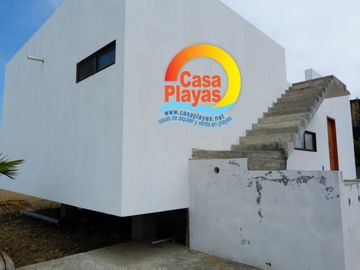 Casa Nueva Frente Al Mar de Venta en Playas, Sector El Pelado, Zona Privada