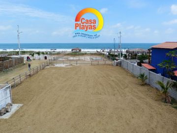 Casa Nueva Frente Al Mar de Venta en Playas, Sector El Pelado, Zona Privada