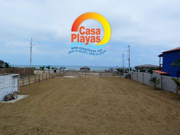Casa Nueva Frente Al Mar de Venta en Playas, Sector El Pelado, Zona Privada