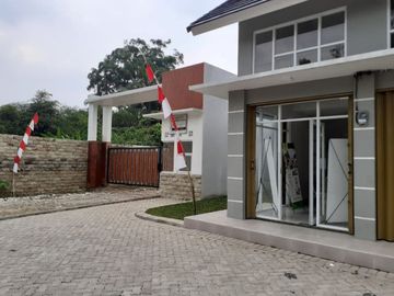 Rumah Rq Cilebut Dekat Stasiun, Baru MEZZANINE/2/1 LANTAI, Murah Syariah, Sukaraja Bogor Jual Dijual