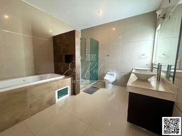 CASA EN VENTA CAÑADA NORTE, DE LUJO, 4 REC. UNA ABAJO, EQUIPADA, DOBLE ALTURA
